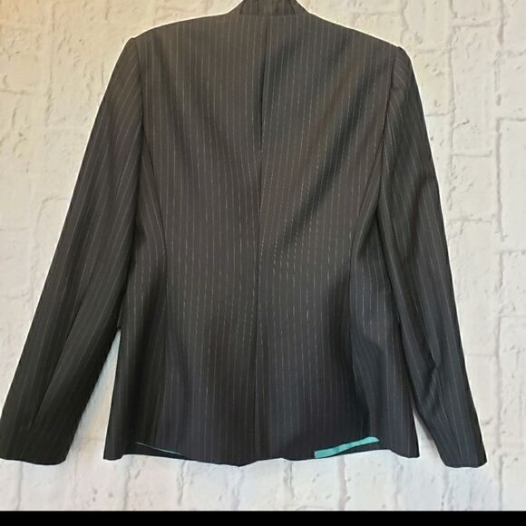 CALVIN KLEIN PINSTRIPE RUFFLED COLLAR CLASSIC BLAZER - Picture 9 of 10